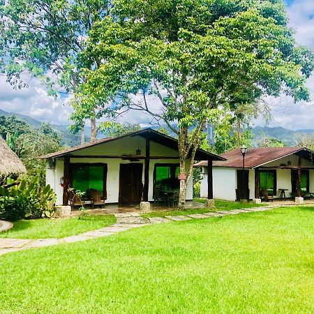 Hosteria Tierra Dorada Yantzaza Exterior foto