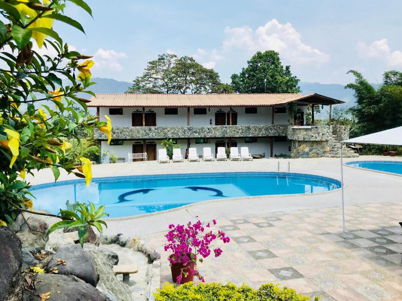 Hosteria Tierra Dorada Yantzaza Exterior foto