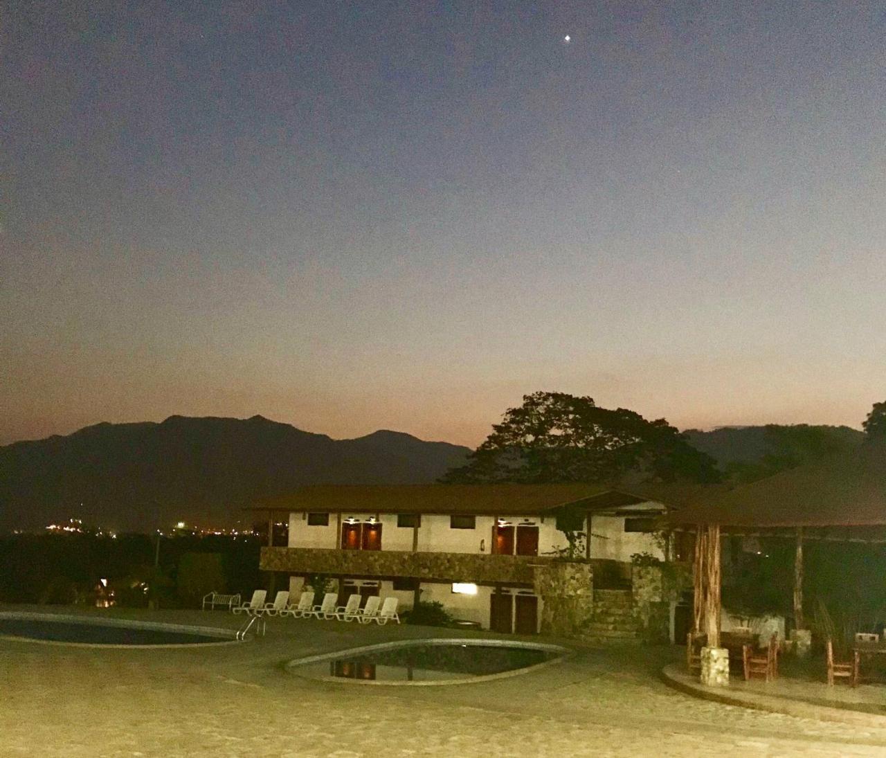 Hosteria Tierra Dorada Yantzaza Exterior foto